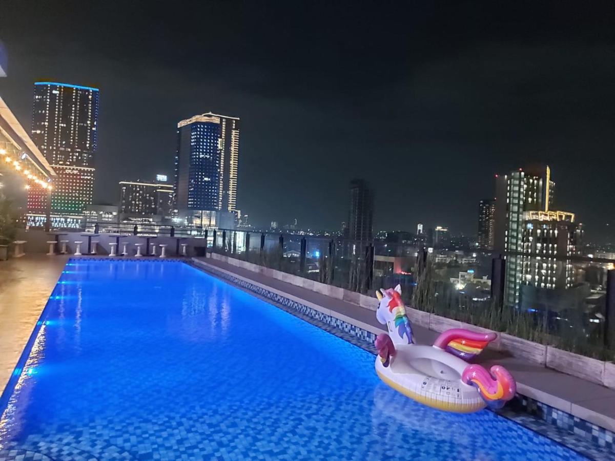 Surabaya River View Hotel Exterior foto