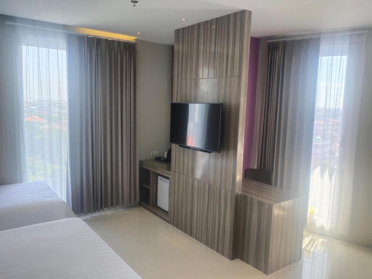 Surabaya River View Hotel Exterior foto